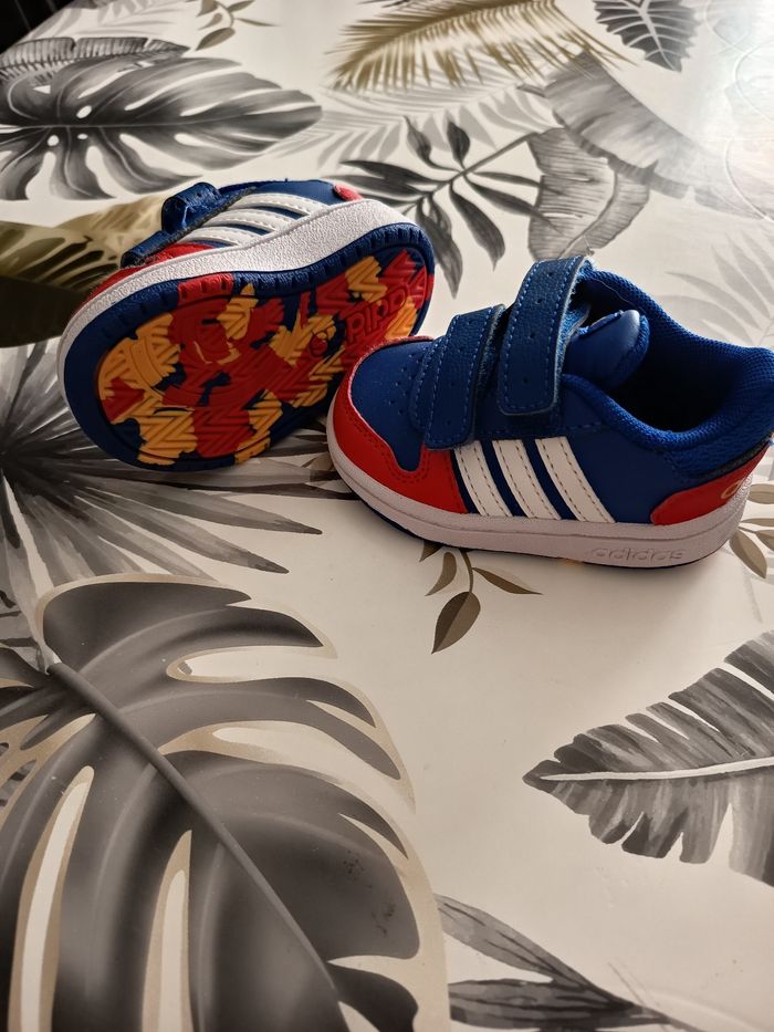 Baskets adidas taille 18