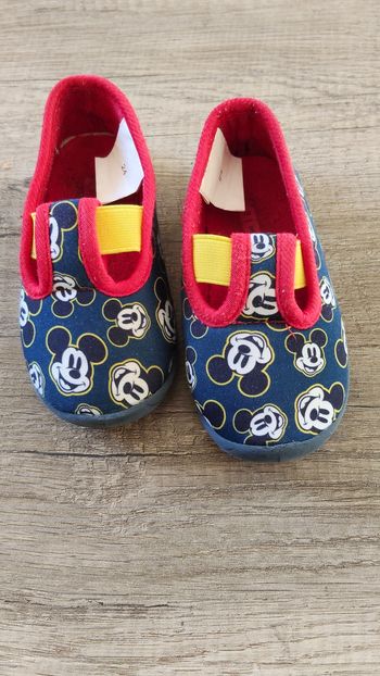 Chaussons Mickey taille 24