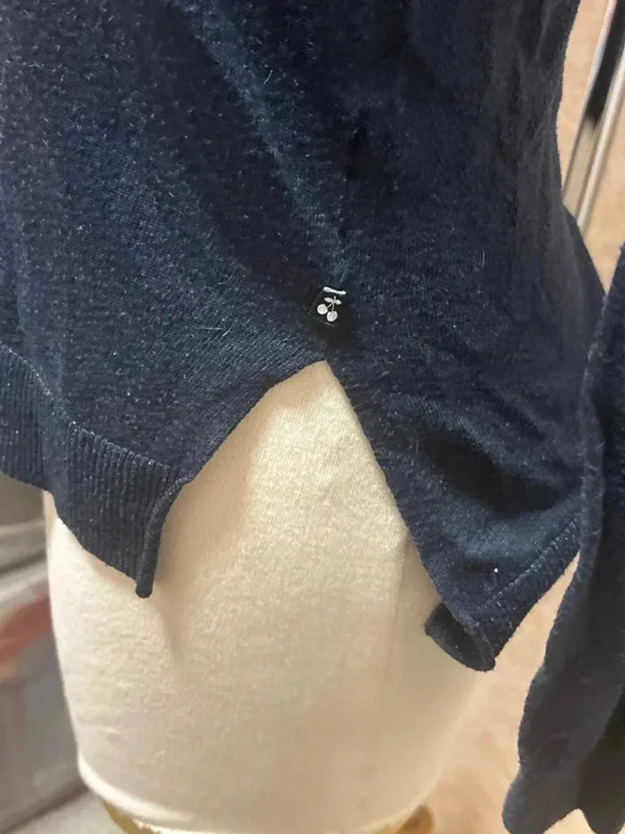 Pull taille 42-44 voir mesures marque le temp des cerises - photo numéro 4