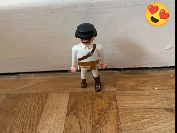 Figurine