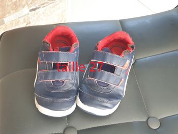 1 paire basket bleu marque PUMA taille 27