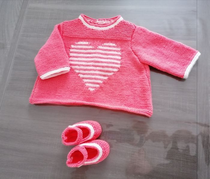 Ensemble Pull/ brassière avec ballerines assorties 3-6 mois