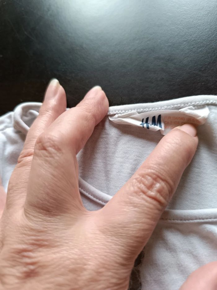 Tee shirt H&M - Taille 8/10 ANS - photo numéro 3