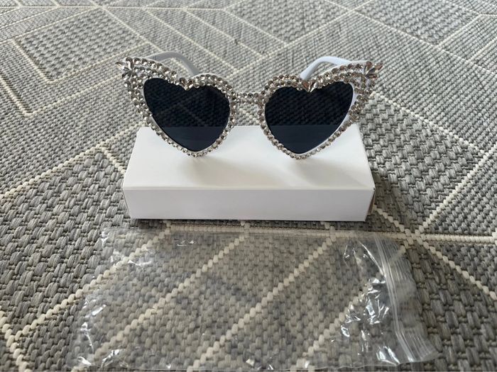 Lunette de soleil strass - photo numéro 3