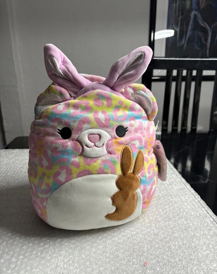Squishmallows 12 po. Écrasez Michaela avec lapin en chocolat