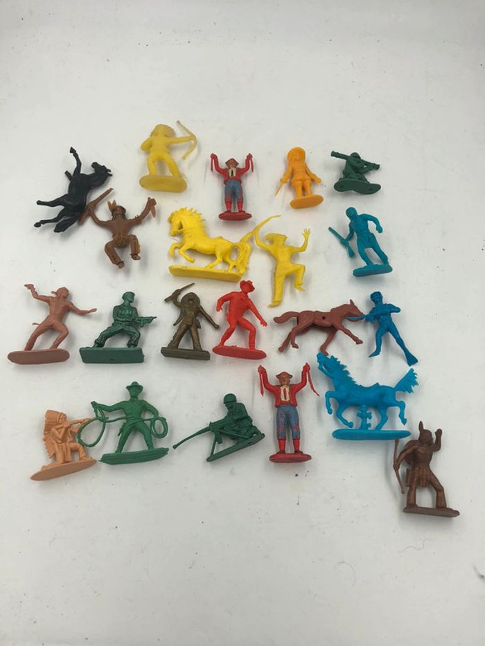 Lot de 21 figurines Soldats divers - photo numéro 5