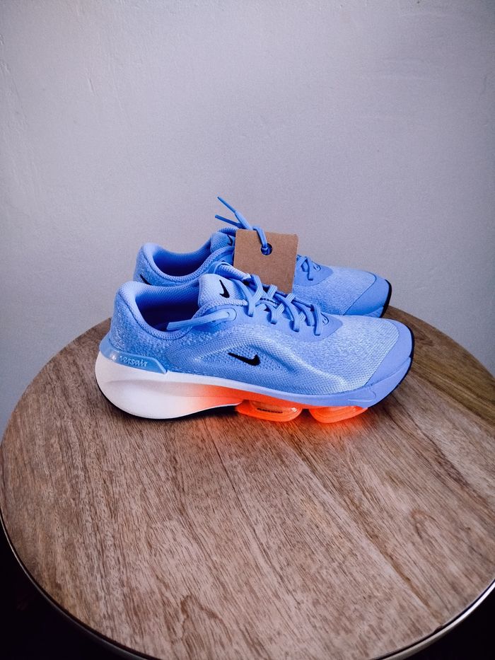 Baskets Nike T 36,5 - photo numéro 6