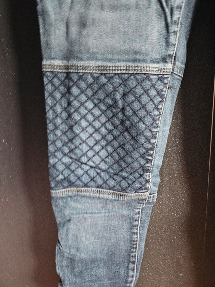Jean bleu style moto - photo numéro 3