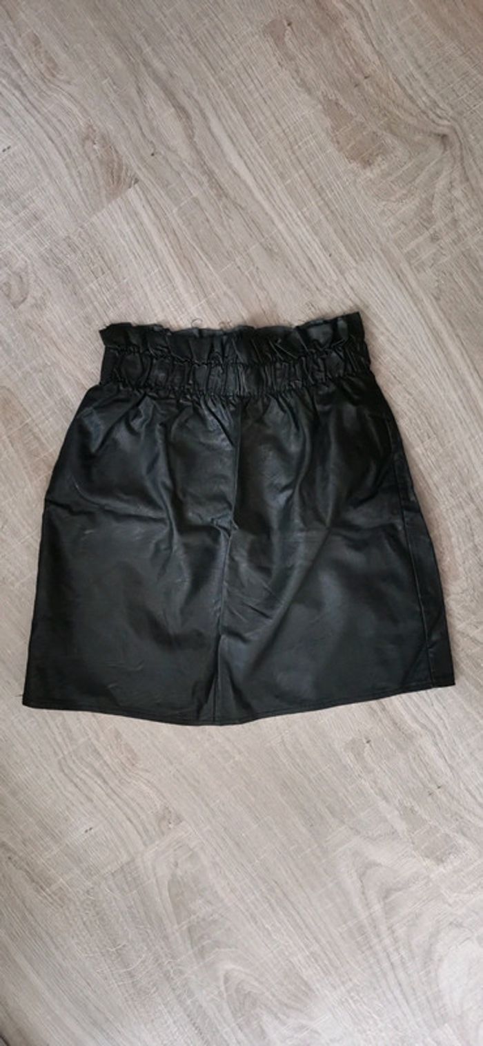 Jupe noir - photo numéro 2