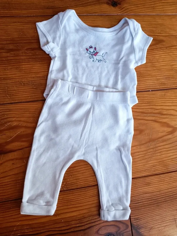 Ensemble blanc Marie 1 mois