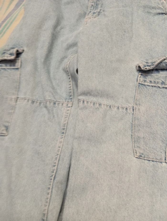 Jean Bershka cargo comme Neuf taille 36 - photo numéro 2