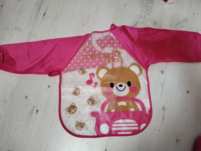 Blouse peinture / bavoir à manches ours rose