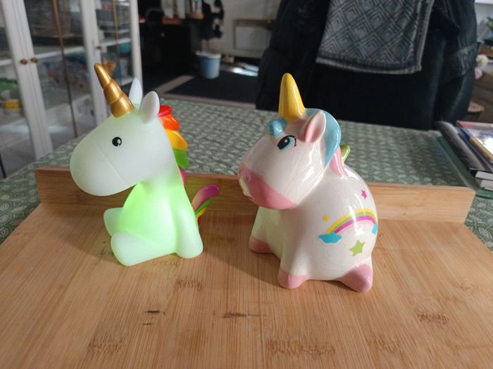 Veilleuse + tirelire licorne 🦄 - photo numéro 4