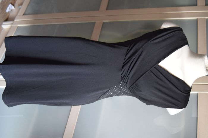 petite robe noire à strass  T38/40 Eldys