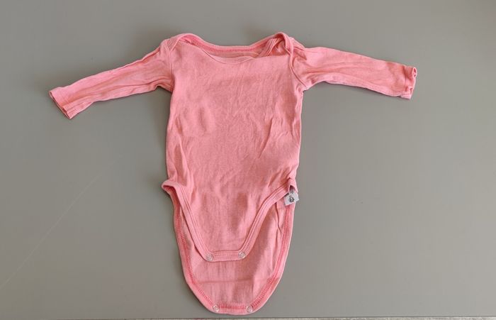 Lot 3 bodys 6 mois bébé 🧡💛❤️ Bodies 6 mois - photo numéro 4