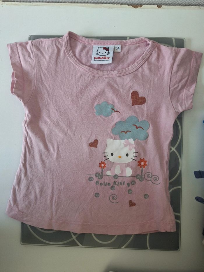 Donne t-shirt Hello Kitty 5 ans pour tout autre achat