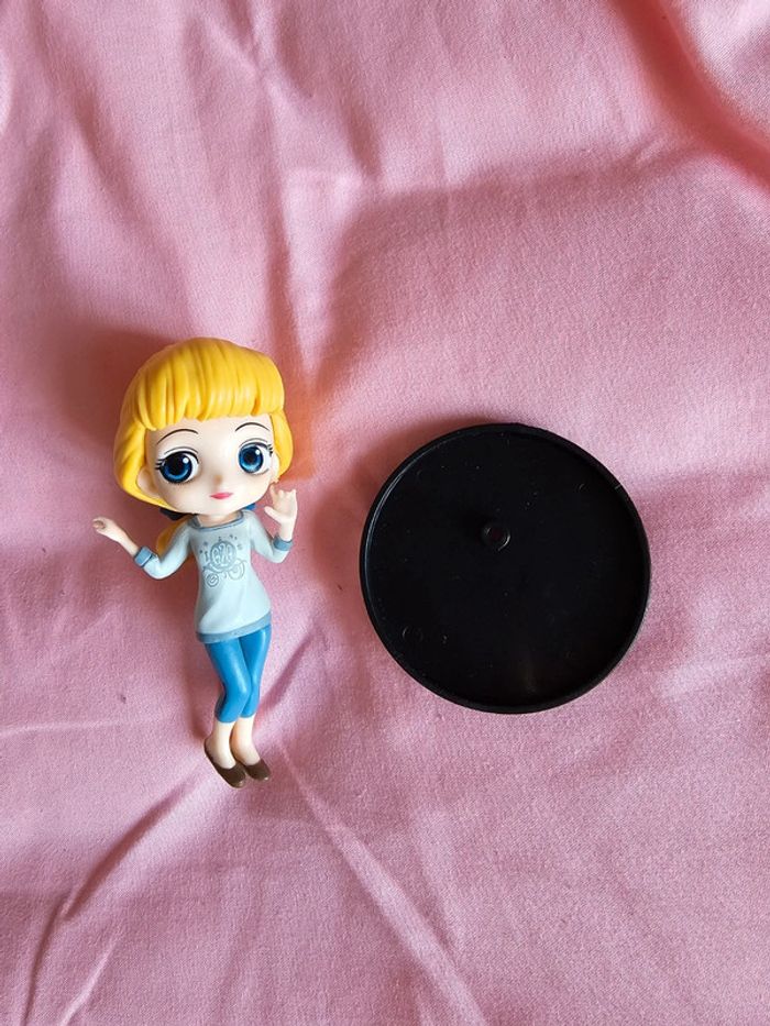 Figurine disney grand modèle cendrillon/ralph 2.0