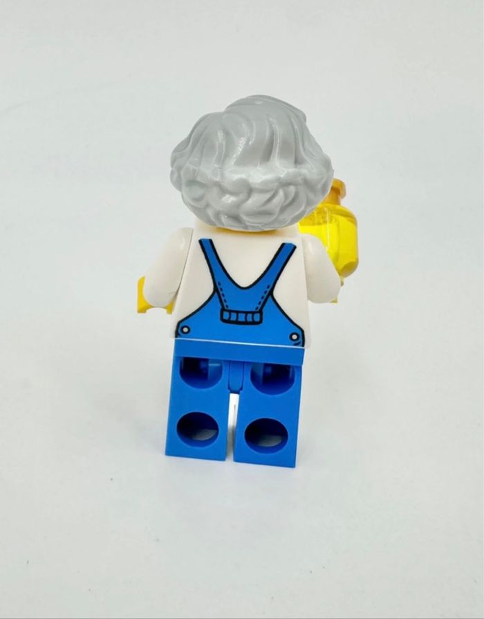 Lego Figurines Ninjago : Vendeuse de Rue (visage double expression) - NEUF - photo numéro 4