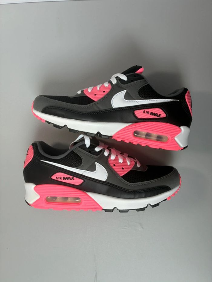 Baskets Nike air Max 90 rose noir Sunset pointure 42 - photo numéro 3