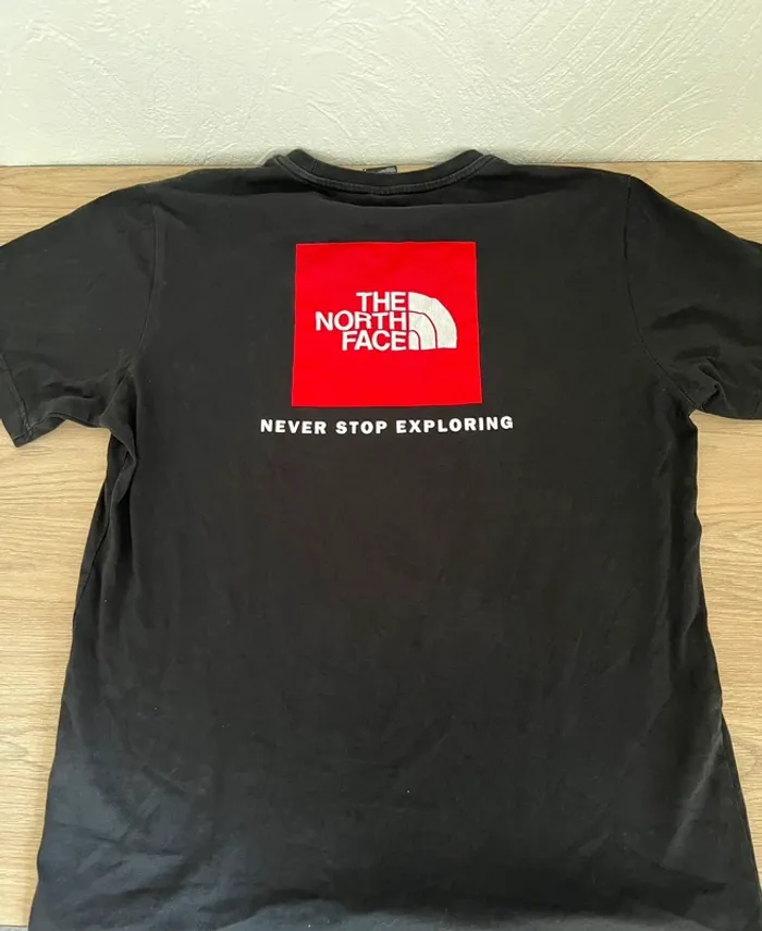 T-shirt noir imprimé tendance - photo numéro 6