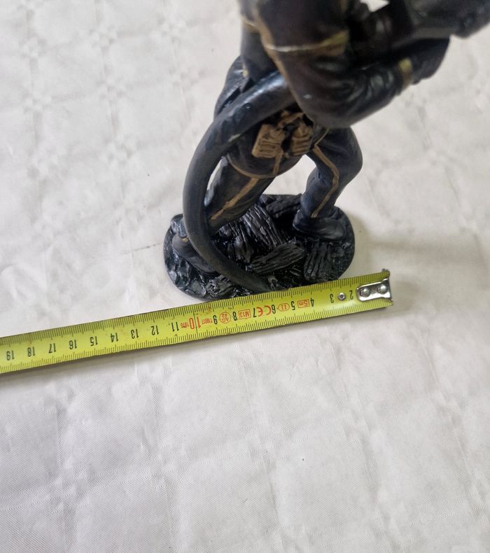 Figurine / statue pompier avec sa lance - photo numéro 6