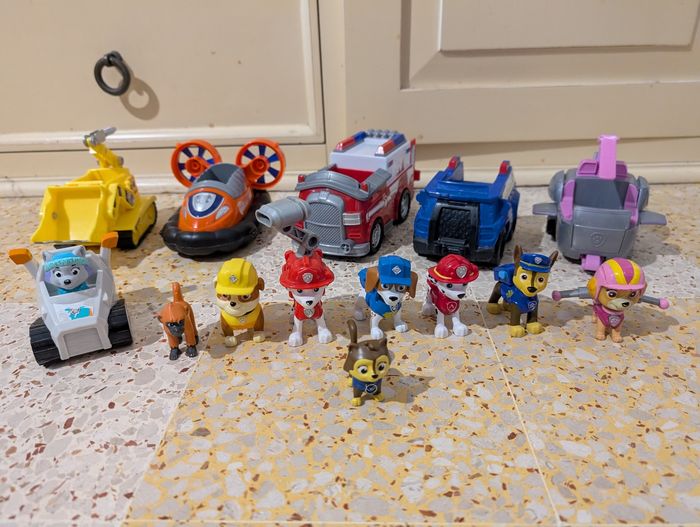 Lot pat patrouille véhicules et personnages