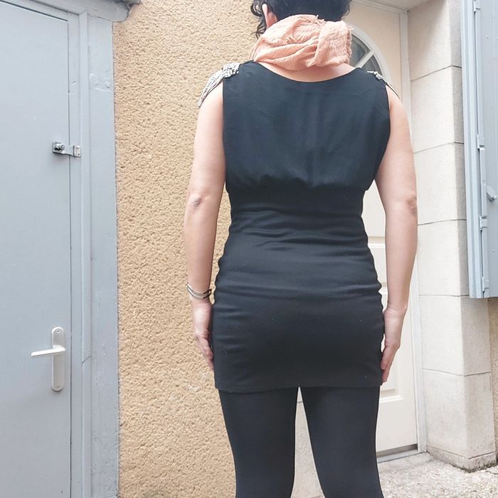 Jolie robe de soirée pour 36 ou petit 38 - photo numéro 3