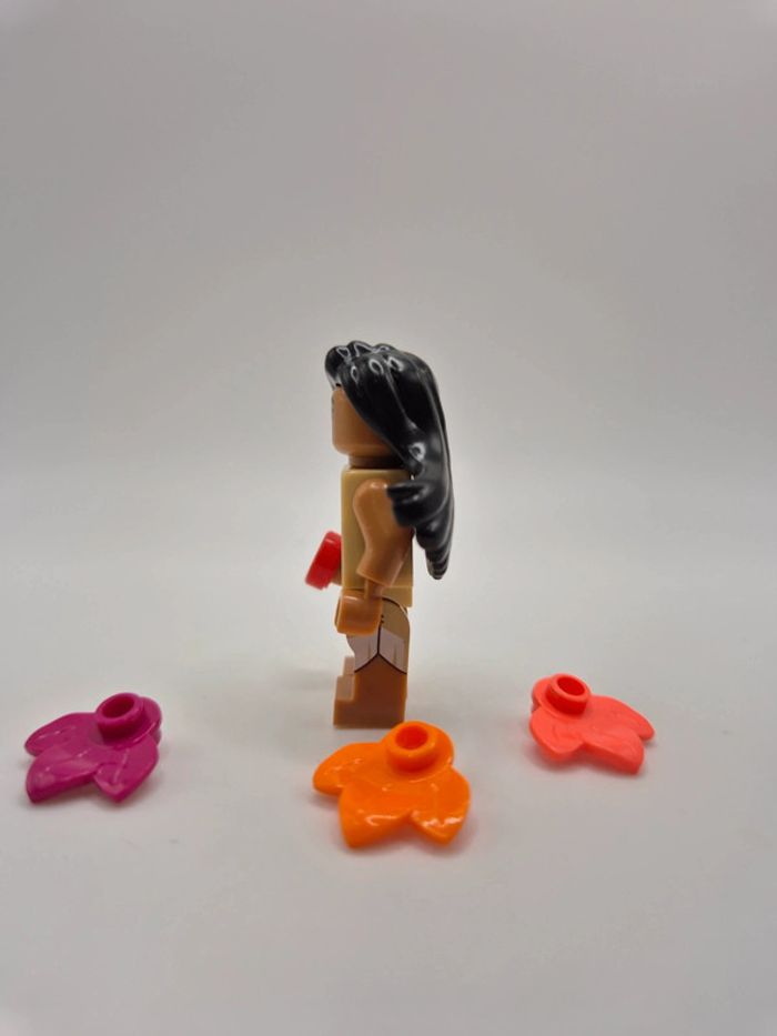 Figurine type lego Pocahontas Disney - photo numéro 3