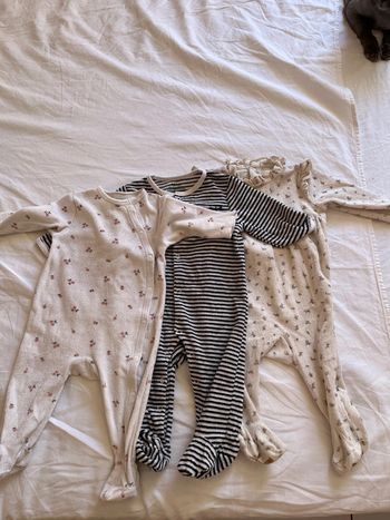 Lot pyjamas kiabi 6 mois