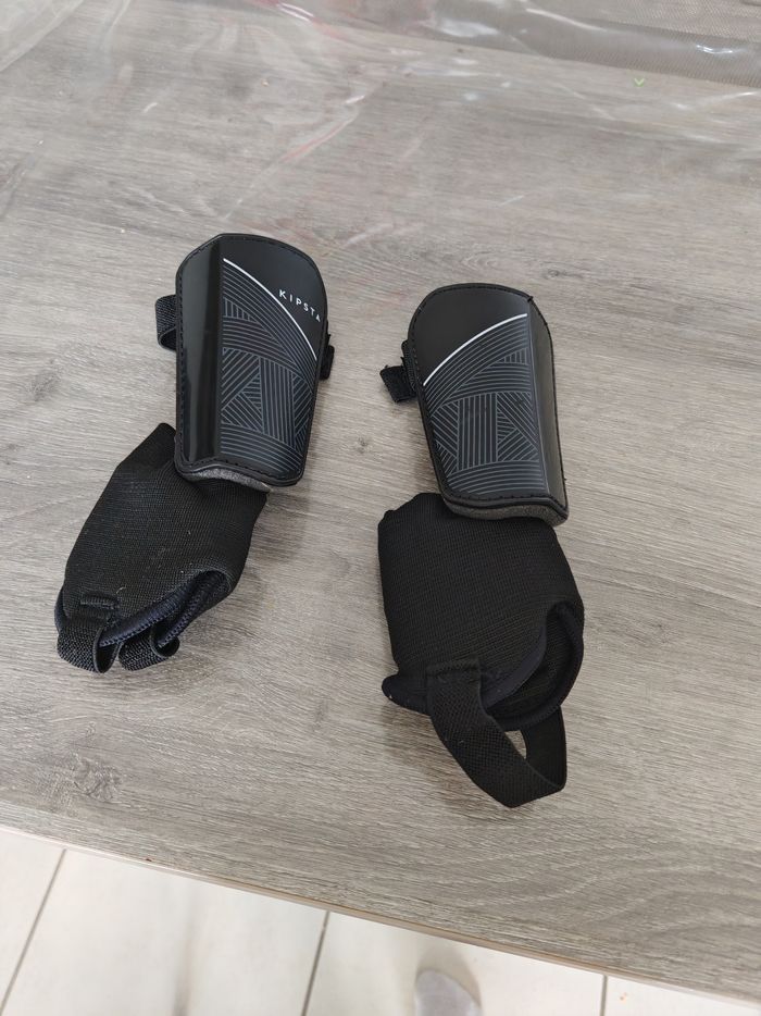 Basket de foot + protège-tibia - photo numéro 7