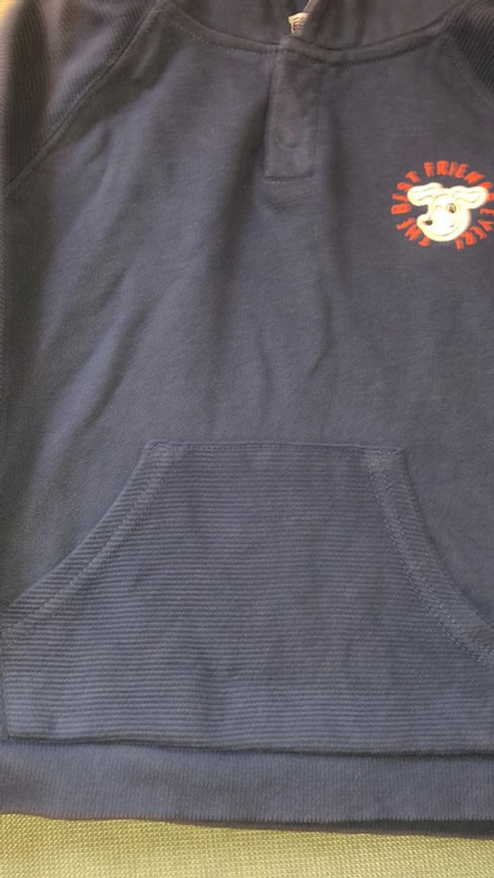 Sweat-shirt a capuche 4 ans - photo numéro 2