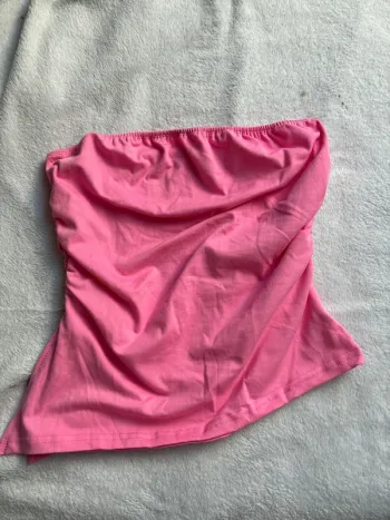 Top rose en très bonne état