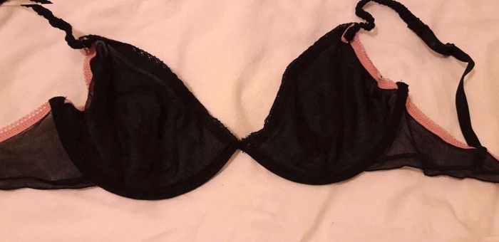 Soutien  gorge  noir liseré rose T90C - photo numéro 3