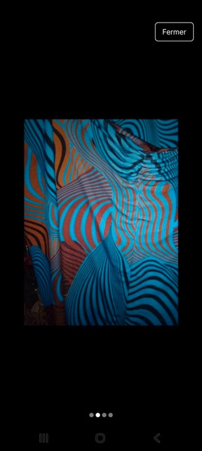 Robe moulante en tissu satiné - photo numéro 2