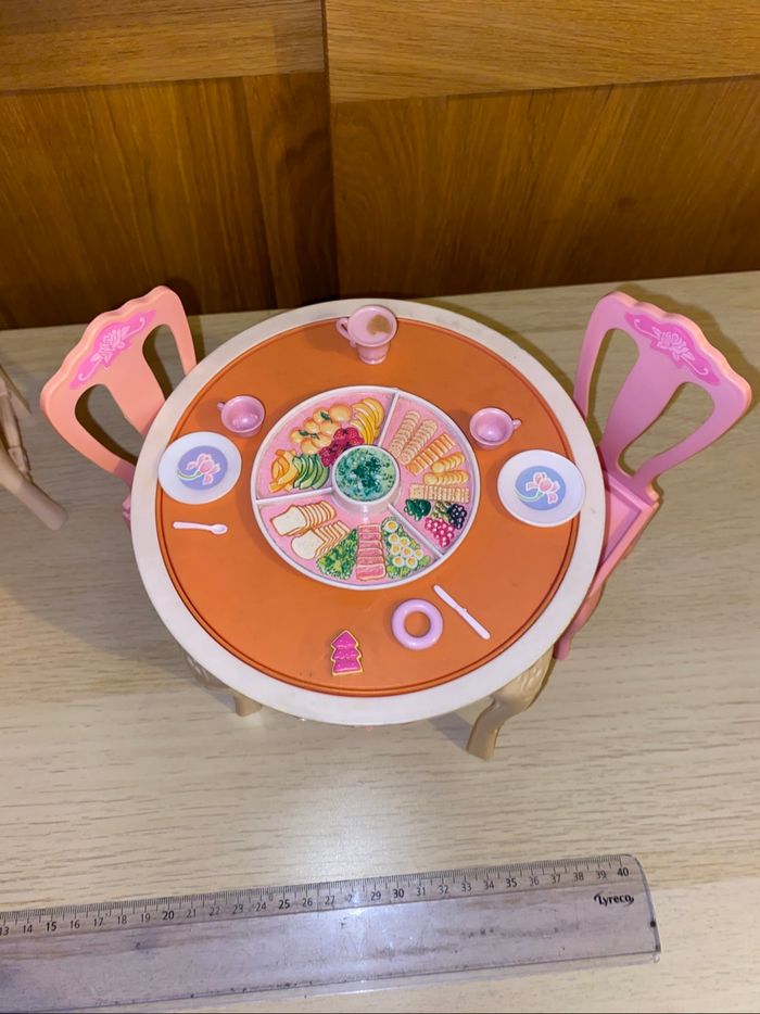 Barbie Mattel poupée 1984 salle manger luxe fashion dining room set vaisselle mobilier - photo numéro 4