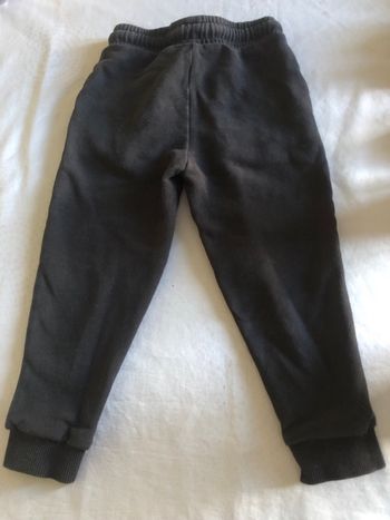 Vend jogging taille 2/3 ans