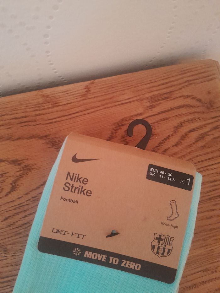Chaussettes neuves Nike football FCB barça - photo numéro 3