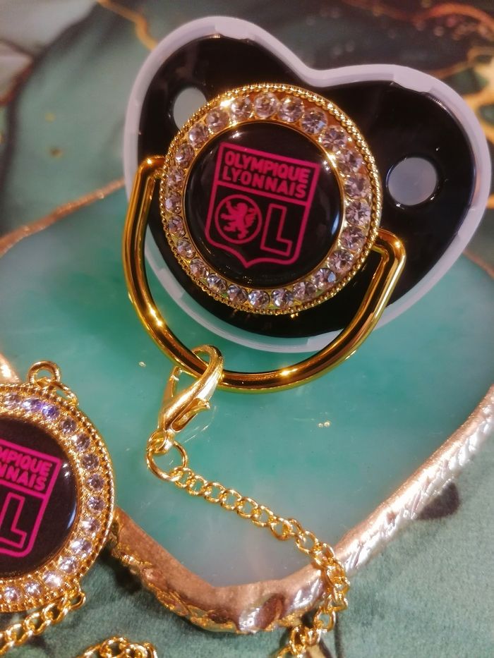 Tétine Olympique Lyonnais - photo numéro 3