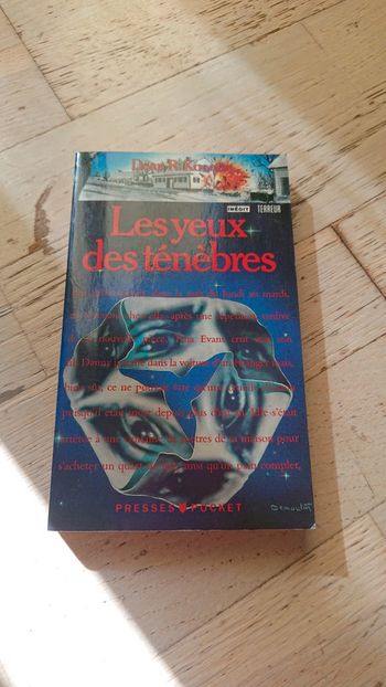 Livre " les yeux des ténèbres" de dean R koontz