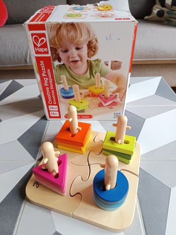 Créative peg puzzle Hape