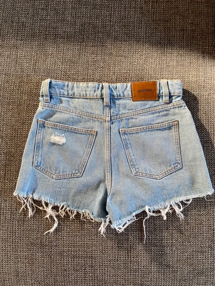 Short en jean bleu clair effiloché - Jennyfer - Mom fit T34 - photo numéro 2