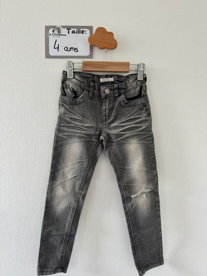 Jean troué - taille 4 ans 🌼