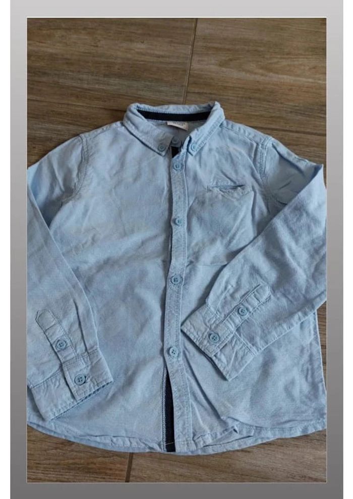 Belle chemise bleue claire 5 ans tape à l œil