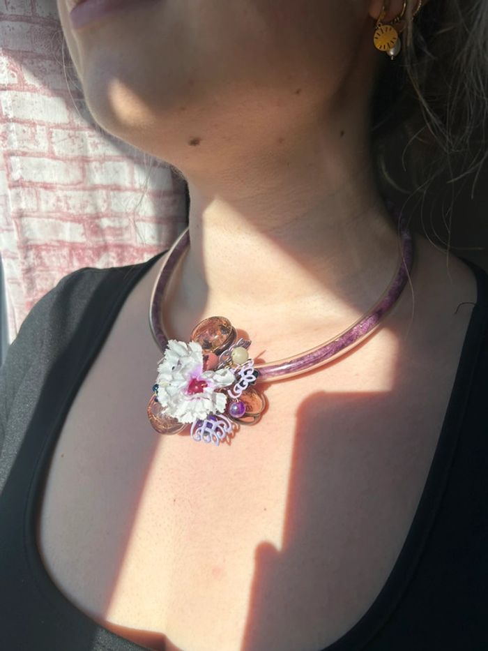 Collier fleur rose