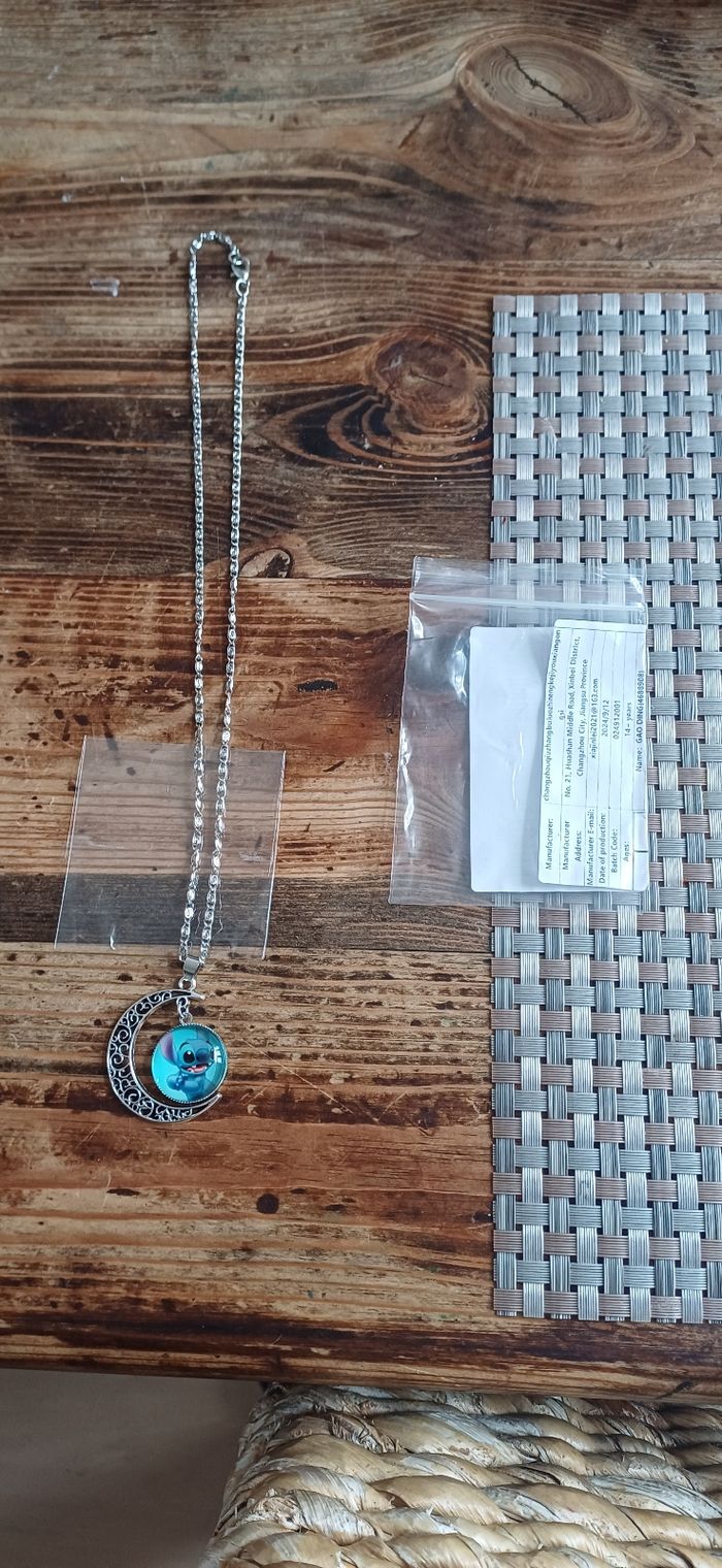 Pendentif stitch neuf