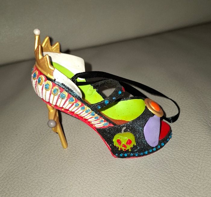 Mini chaussure mini shoes
ornement la mechante reine
disney - photo numéro 5