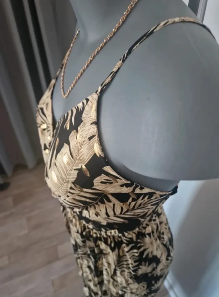 Robe bretelles cache-coeur fleurs tropicales dorées - photo numéro 7