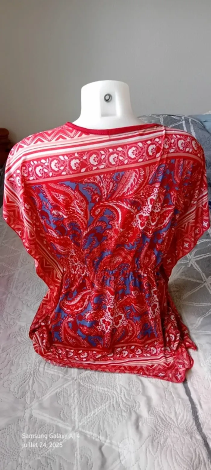 Tunique poncho manches papillon volantées motif floral rouge femme Taille 2 Toumaï - photo numéro 4