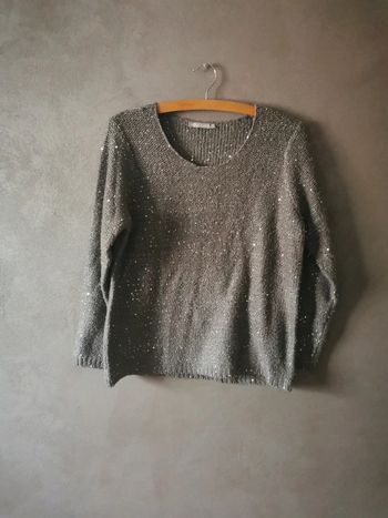 Pull femme taille 42.