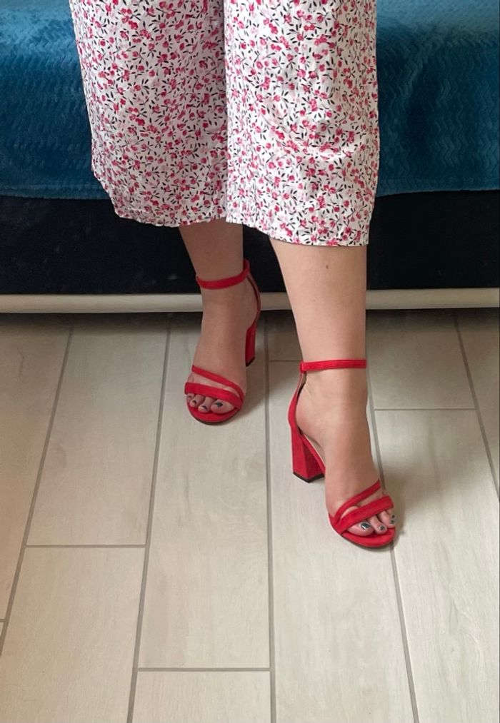 Chaussures sandales rouge - photo numéro 5